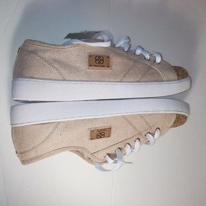 daisy fuentes tennis shoes